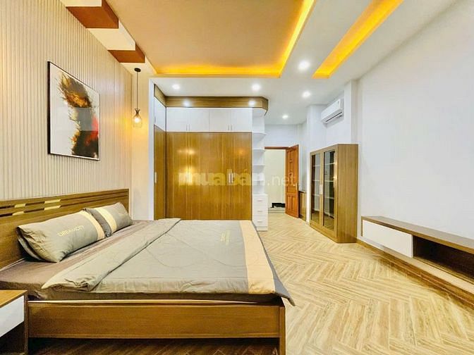 Nhà ngộp bán gấp Âu Dương Lân, Phường 3, Quận 8. Cách cầu chữ Y 200m