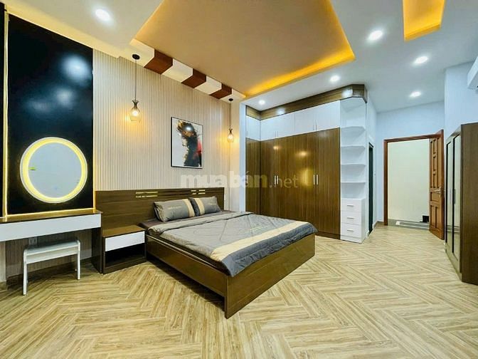 Nhà ngộp bán gấp Âu Dương Lân, Phường 3, Quận 8. Cách cầu chữ Y 200m