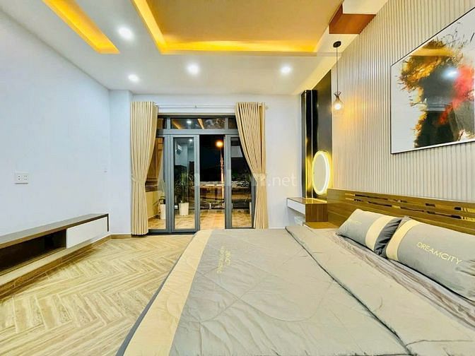 Nhà ngộp bán gấp Âu Dương Lân, Phường 3, Quận 8. Cách cầu chữ Y 200m