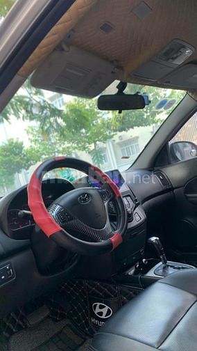Em đang cần tiền bán chiếc xe đang đi HYundai i30cw, có cửa sổ trời