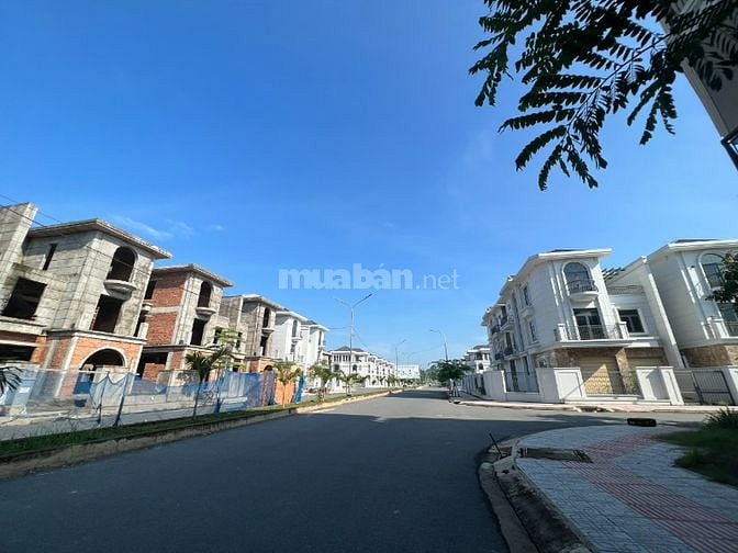 Biệt thự KDC Bửu Long nhà thô 9,45 tỷ view đẹp hoàn thiện ở ngay NGỘP