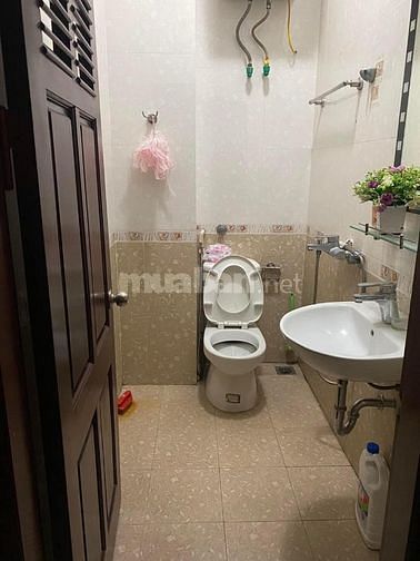 Cho Thuê Nhà  TÂN  MAI DT 40M X 4 T giá 10,5 tr Nội thất: full đồ
