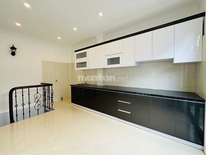 Bán nhà số 168 ngõ 184 phố Trần Khát Chân, quận Hai Bà Trưng