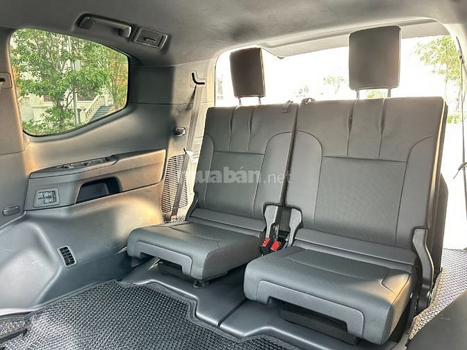 Bán ô tô 𝐓𝐎𝐘𝐎𝐓𝐀 𝐋𝐀𝐍𝐃𝐂𝐑𝐔𝐈𝐒𝐄𝐑 𝐋𝐂 300 sản xuất 11.2022