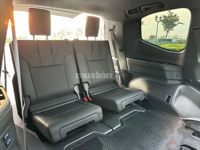 Bán ô tô 𝐓𝐎𝐘𝐎𝐓𝐀 𝐋𝐀𝐍𝐃𝐂𝐑𝐔𝐈𝐒𝐄𝐑 𝐋𝐂 300 sản xuất 11.2022