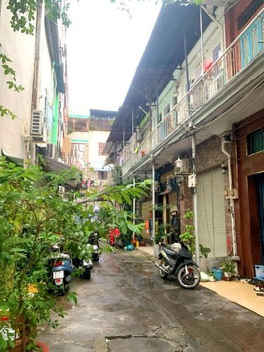 BÁN NHÀ HẺM ĐỐI DIỆN CHỢ XÃ TÂY  PHÙ ĐỔNG THIÊN VƯƠNG - P.11 - Q.5
