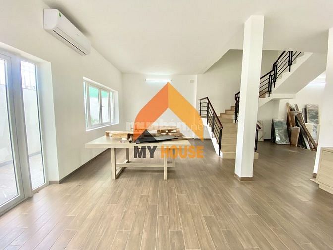 STYLE HIỆN ĐẠI VILLA TRỐNG SUỐT SAU LƯNG METRO Q2 GIÁ RẺ