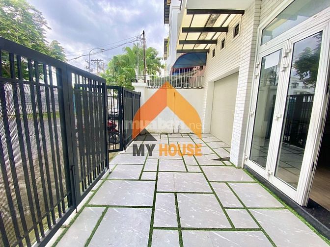 STYLE HIỆN ĐẠI VILLA TRỐNG SUỐT SAU LƯNG METRO Q2 GIÁ RẺ