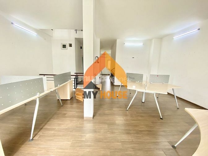 STYLE HIỆN ĐẠI VILLA TRỐNG SUỐT SAU LƯNG METRO Q2 GIÁ RẺ