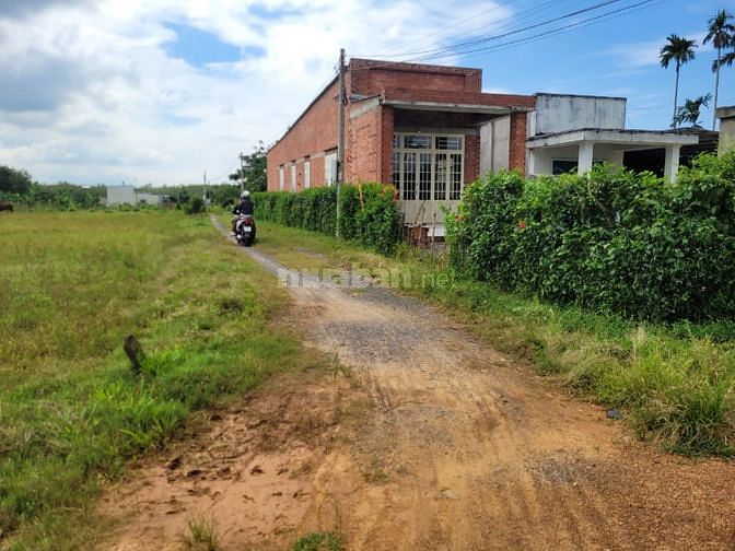 5x38. Hơn 190m2 có thổ cư. Đường bê tông. Gần KCN. 550tr