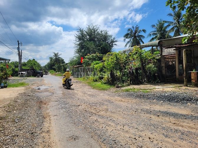 5x38. Hơn 190m2 có thổ cư. Đường bê tông. Gần KCN. 550tr