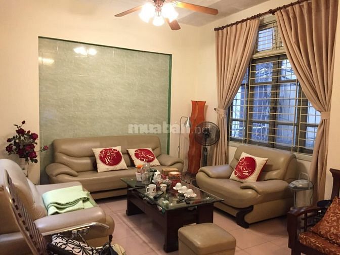 Vua mặt phố: Nhà ngõ 89 Lạc Long Quân giá 9,5 tỷ, 63m x4T. MT 6,3m