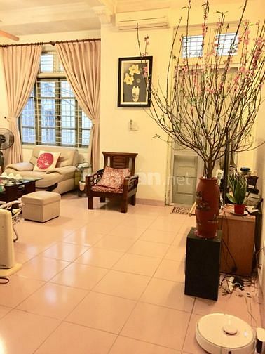 Vua mặt phố: Nhà ngõ 89 Lạc Long Quân giá 9,5 tỷ, 63m x4T. MT 6,3m
