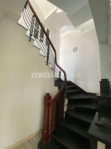 CHO THUÊ NHÀ CĂN GÓC ĐƯỜNG 20 GIGA MALL PHẠM VĂN ĐỒNG