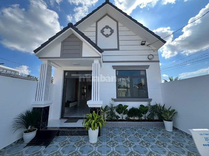 Nhà mới 100% tại TP Bến Tre thổ cư 100%. Định cư lâu dài. Đường ôtô