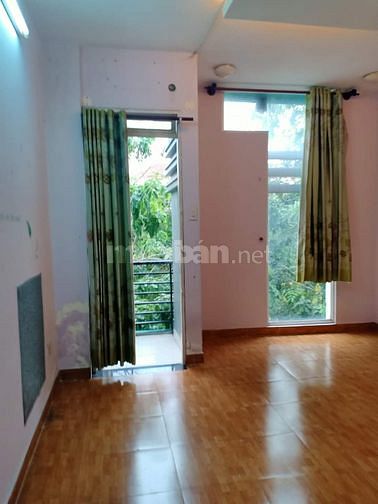 Cần  sang nhượng  mặt bằng kinh doanh  Và  phòng  ở  lầu  2