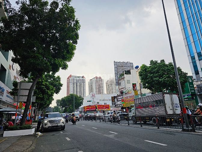 Nhà cho thuê nguyên căn mặt tiền kinh doanh đường 3 tháng 2 