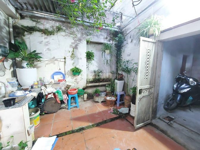 Tôi cần bán nhanh nhà lô góc, hiếm nhà bán, gần Đại học Bách Khoa