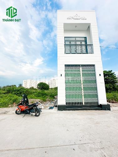 CẦN TIỀN CẮT LỖ NHANH 300 TRIỆU NỀN ĐẤT KHU DÂN CƯ TÂN TẠO - CAM KẾT G