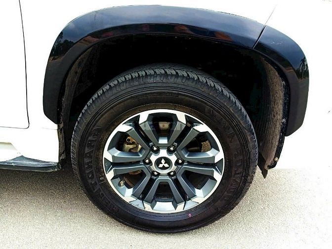 Bán rẻ Mitsubishi Pajero sport at 2021 máy dầu Zin độ Full Options