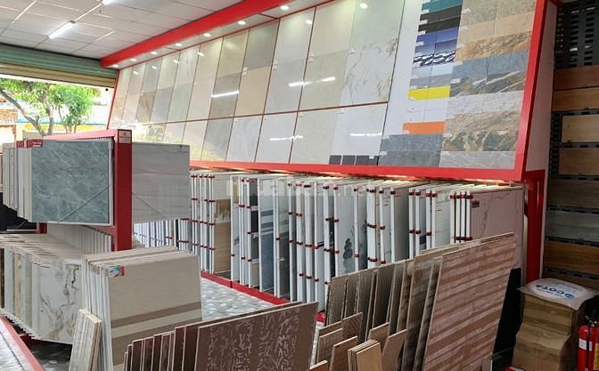 Sang nhượng cửa hàng gạch men ngay ngã 3 Long Phước - Q9