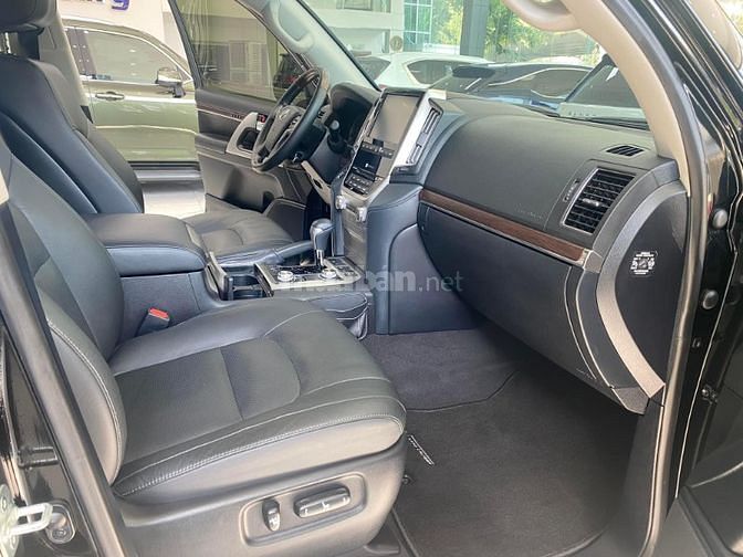 Bán Toyota Land Cruiser 4.6V8, Model 2020, 1 chủ từ mới, xe chạy ít.