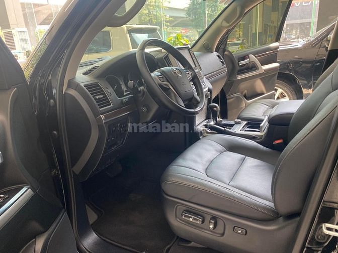 Bán Toyota Land Cruiser 4.6V8, Model 2020, 1 chủ từ mới, xe chạy ít.