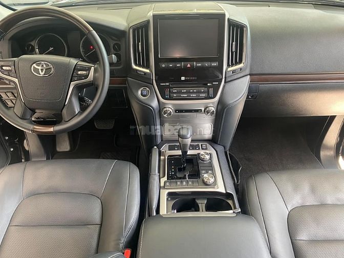 Bán Toyota Land Cruiser 4.6V8, Model 2020, 1 chủ từ mới, xe chạy ít.