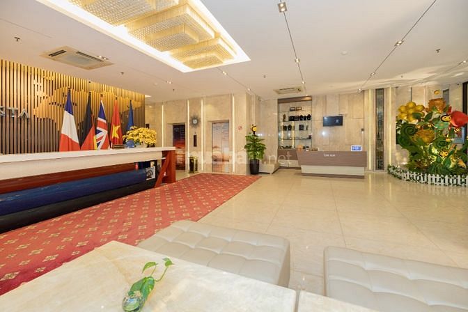 Bán khách sạn 4 sao đường Trần Phú - Nha Trang - view biển và núi