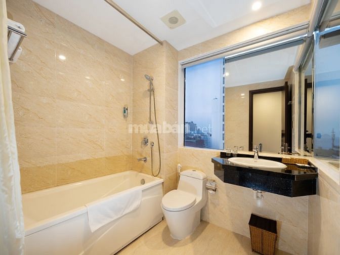 Bán khách sạn 4 sao đường Trần Phú - Nha Trang - view biển và núi