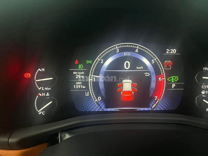 Lexus LX600 VIP 04 chỗ, đăng ký 8/2023, lăn bánh 1.300 km, siêu lướt.