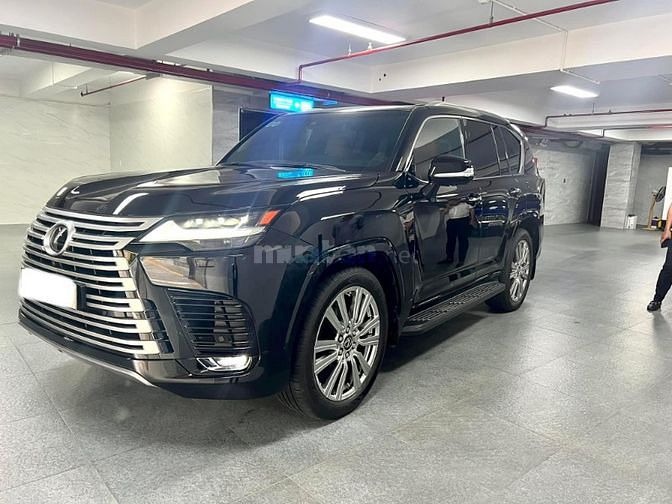 Lexus LX600 VIP 04 chỗ, đăng ký 8/2023, lăn bánh 1.300 km, siêu lướt.