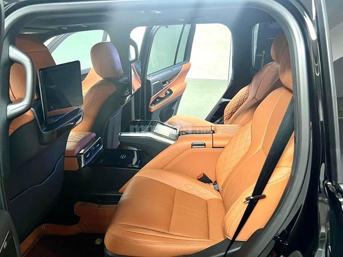 Lexus LX600 VIP 04 chỗ, đăng ký 8/2023, lăn bánh 1.300 km, siêu lướt.