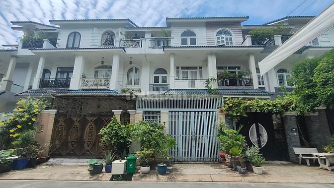 Siêu hót nhà 1 TL 2 Lầu 93m2 MT Kinh Doanh Víp  Nhất Quận 9  Nhỉnh 9