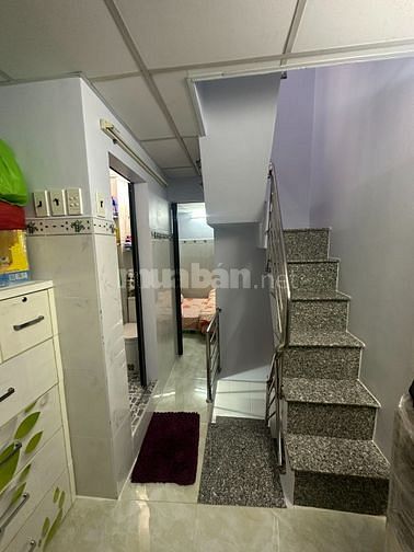 Cần bán gấp nhà hẻm 3m Nguyễn Văn Đừng Q5 dt: 30m 2 lầu giá bán 2 tỷ 