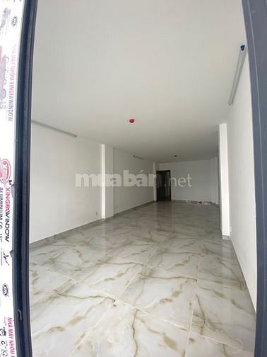 cho thuê  800 Sư Vạn Hạnh 4.5x20 7tang 40tr/th gần vạn hạnh MALL