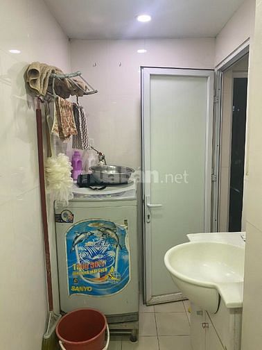 Bán căn hộ Tập thể Dt 50m T2 2P.Ngủ đã sửa đẹp đủ đồ khu BắcThành Công