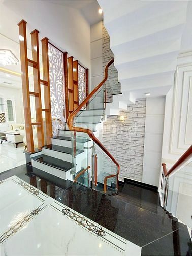 Bán nhanh nhà mới xây 5 tầng có giảm giá cho khách hàng mua tiền mặt