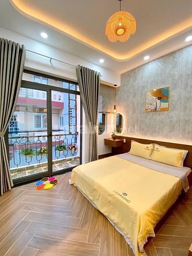 Cần vốn bán gấp nhà 37,5m2 Hoàng Diệu, Phường 4, Quận 4, xe hơi đỗ cửa