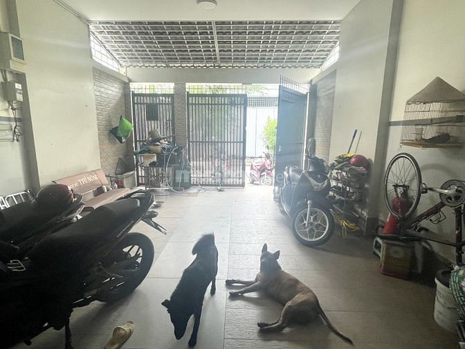 Bán nhà mặt tiền đường Trịnh Quang Nghị 105m2 giá giảm còn 7 tỷ 