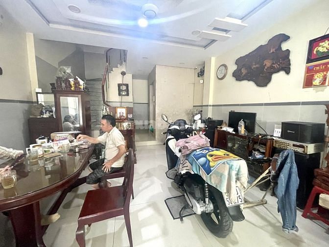 Bán nhà mặt tiền đường Trịnh Quang Nghị 105m2 giá giảm còn 7 tỷ 