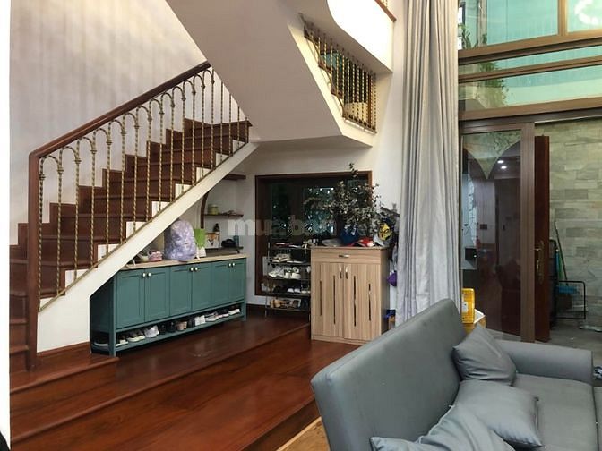 Bán nhà biệt thự Huỳnh Văn Bánh 99m2 4 tầng, ngang7m chỉ nhỉnh 12 tỷ.