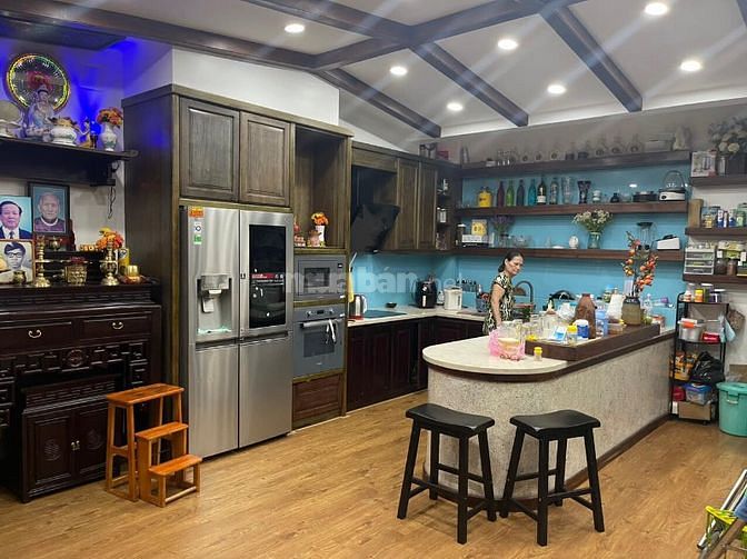 Bán nhà biệt thự Huỳnh Văn Bánh 99m2 4 tầng, ngang7m chỉ nhỉnh 12 tỷ.