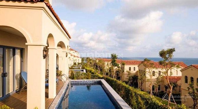 Centara Mũi Né bán gấp  căn villa 250 m2 căn view hồ duy nhất 7 tỷ. 