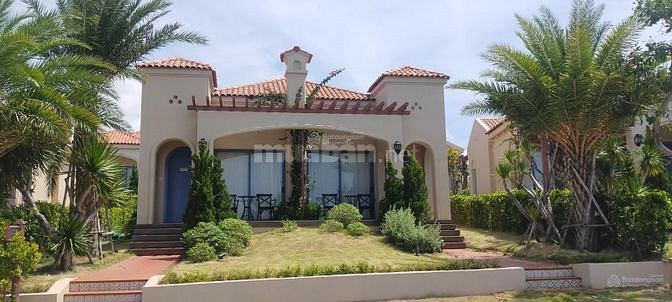 Centara Mũi Né bán gấp  căn villa 250 m2 căn view hồ duy nhất 7 tỷ. 