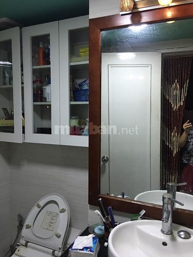 Bán hoặc cho thuê căn hộ 3 phòng ngủ, 121,6m2, 18 Phạm Hùng, NTL