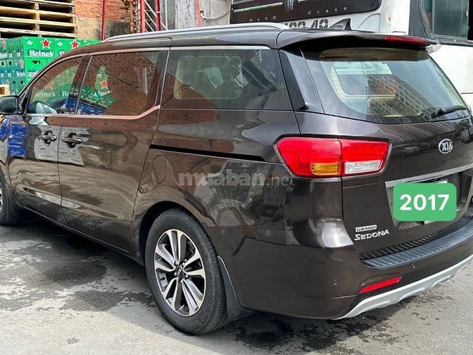 Kia Sedona 2017 phiên bản đặc biệt 2 cửa sổ trời 