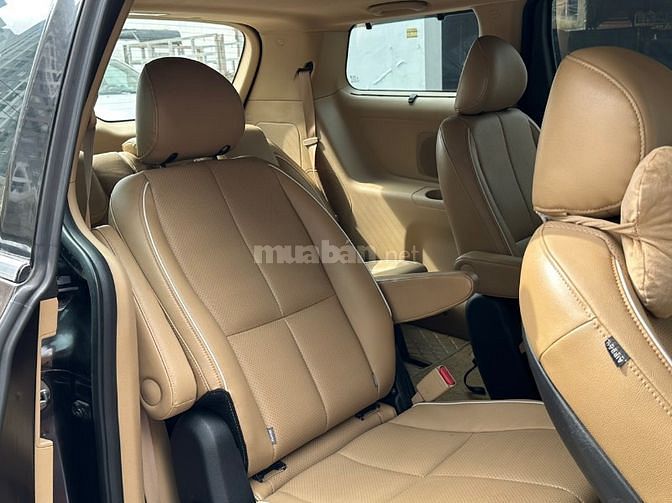Kia Sedona 2017 phiên bản đặc biệt 2 cửa sổ trời 