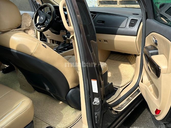 Kia Sedona 2017 phiên bản đặc biệt 2 cửa sổ trời 
