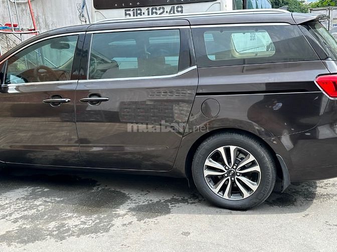 Kia Sedona 2017 phiên bản đặc biệt 2 cửa sổ trời 
